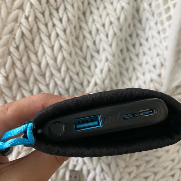 ANKER portable charger - Picture 11 of 12